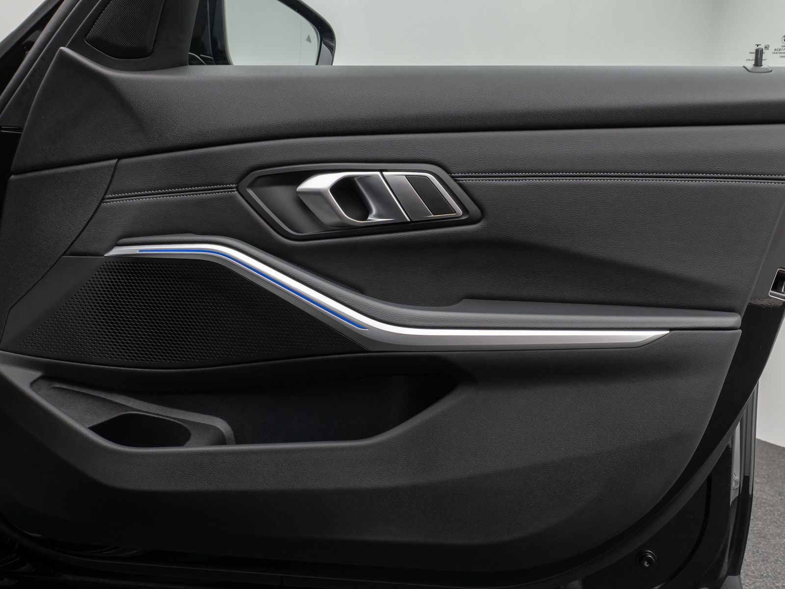 Fahrzeugabbildung BMW 320d  xD Sport Line Panorama Kamera HiFi Komfort
