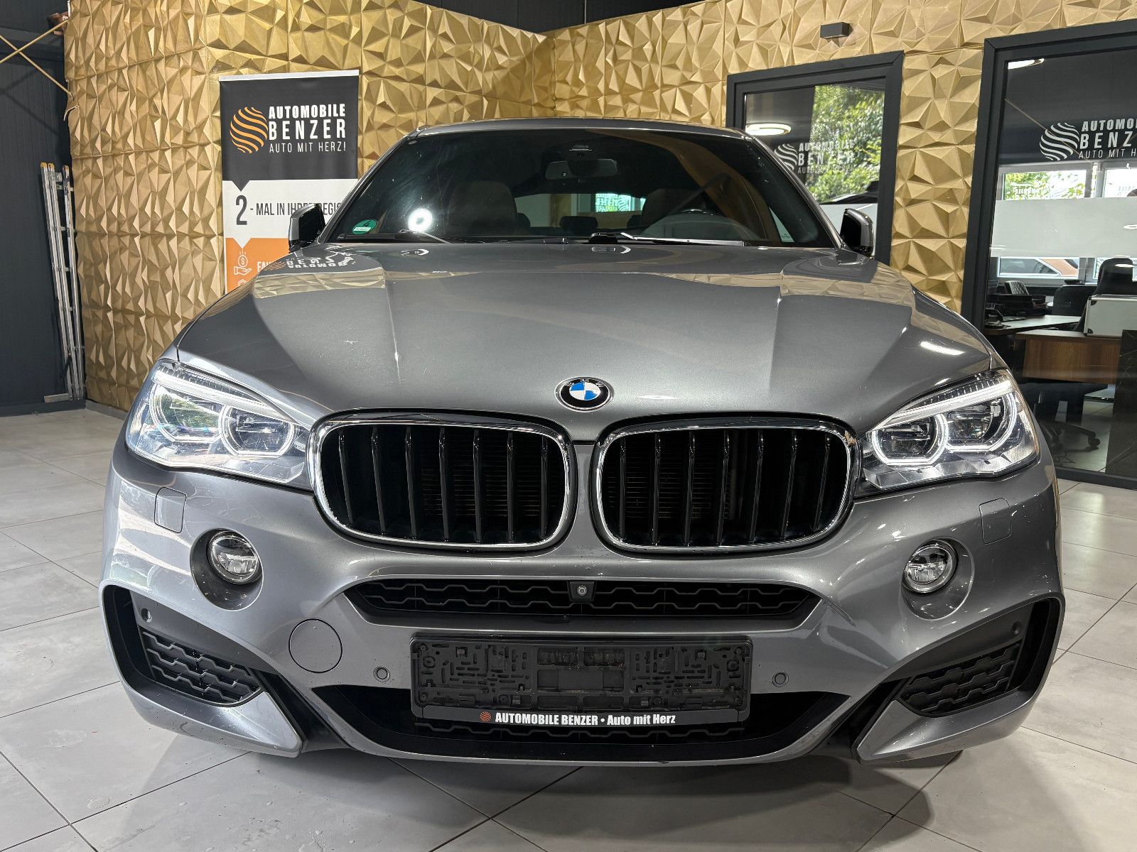 Fahrzeugabbildung BMW X6 xDrive 30 d/360°/PANO/HEAD-UP/NAVI/MEMORY/SHZ