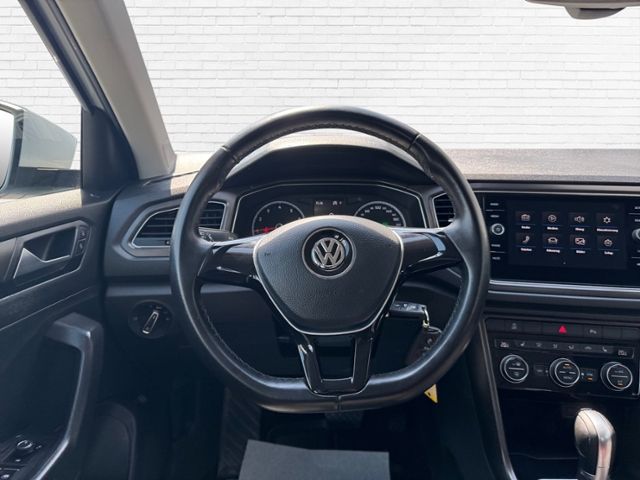 Fahrzeugabbildung Volkswagen T-Roc Style 1.5 TSI 150 PS DSG AHK SHZG LANE