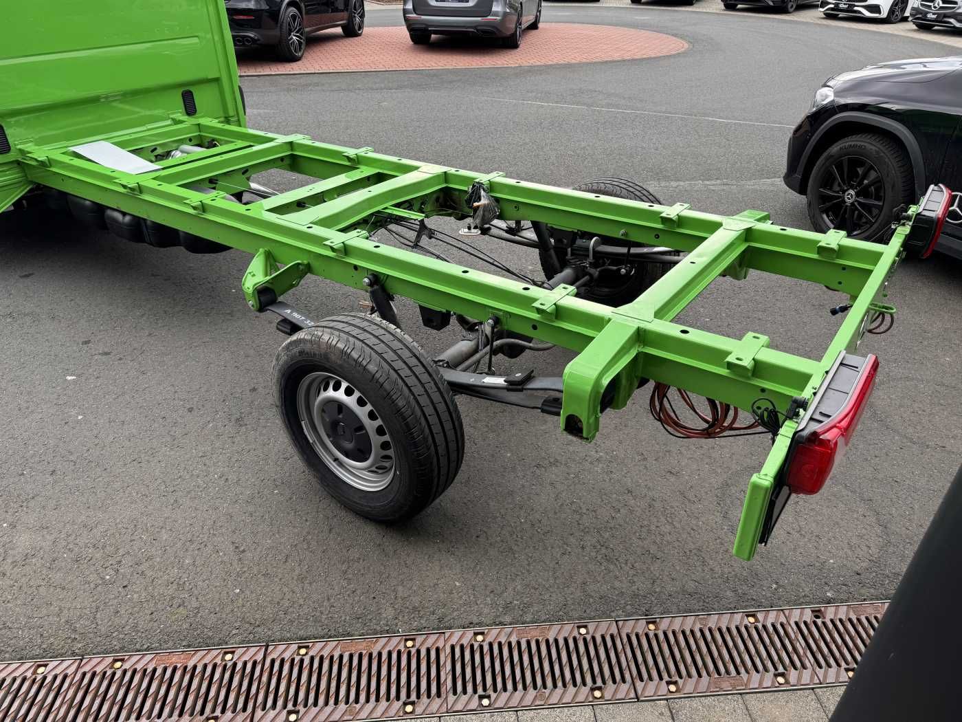 Fahrzeugabbildung Mercedes-Benz Sprinter 317 CDI Fahrgestell 4325 Klima MBUX