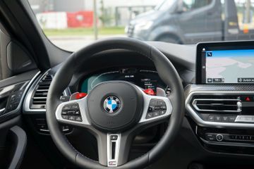 Fahrzeugabbildung BMW X4 M Competition*Pano*H&K*Laser* NETTO EXPORT
