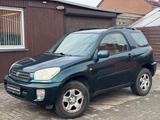 Toyota RAV 4 2.0 4x4 3-TÜRER KLIMAANLAGE ALU TÜV 11/26 - gebrauchte Toyota RAV 4 aus dem Jahr 2001