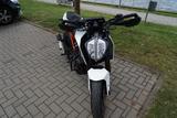 KTM Duke 125 - KTM 125