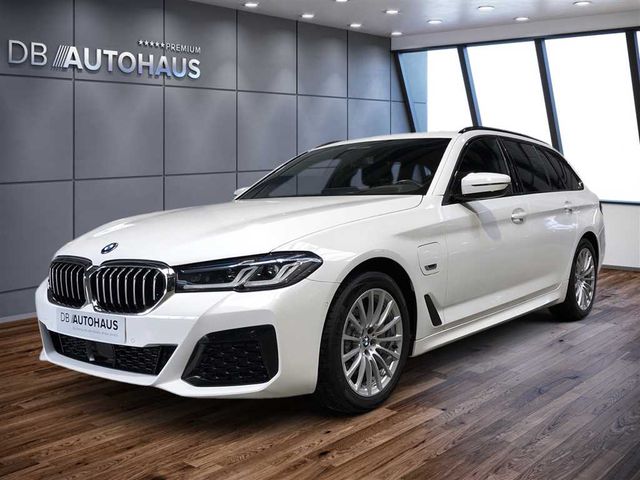 BMW 530e Touring Sport-Steptronic M Sportpak. HeadUp