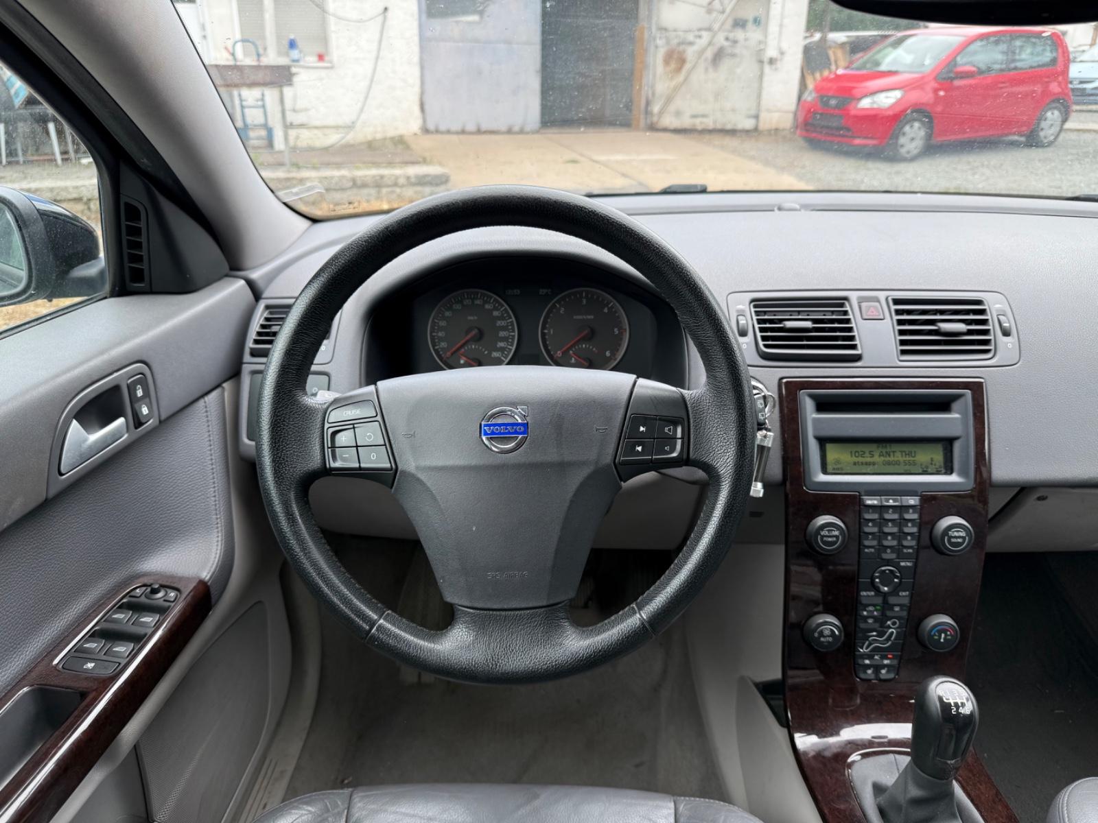 Volvo V50 2006 — photo 14