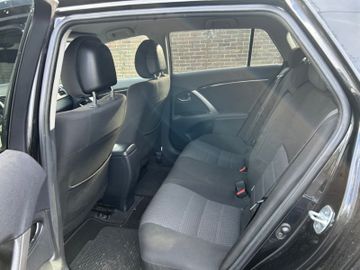 Toyota Avensis - 10