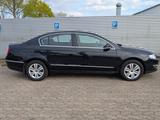 Volkswagen VW Passat 2.0TDI Limousine*AHK*Sitzh.*Klim... - Volkswagen Passat aus 2010: TDI
