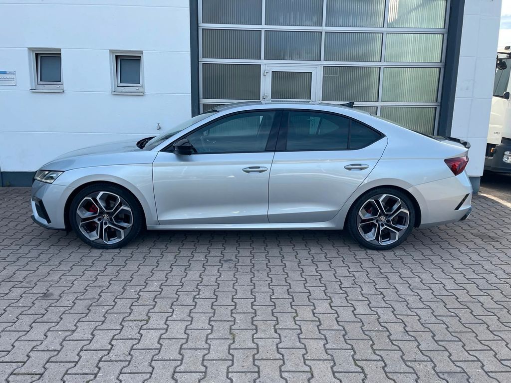 Skoda Octavia — fotografia 2