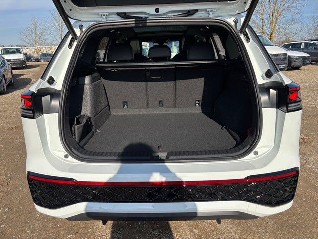 Fahrzeugabbildung Volkswagen Tayron 1.5eHybrid DSG R-LINE AHK+LEDER+PANO+20"+