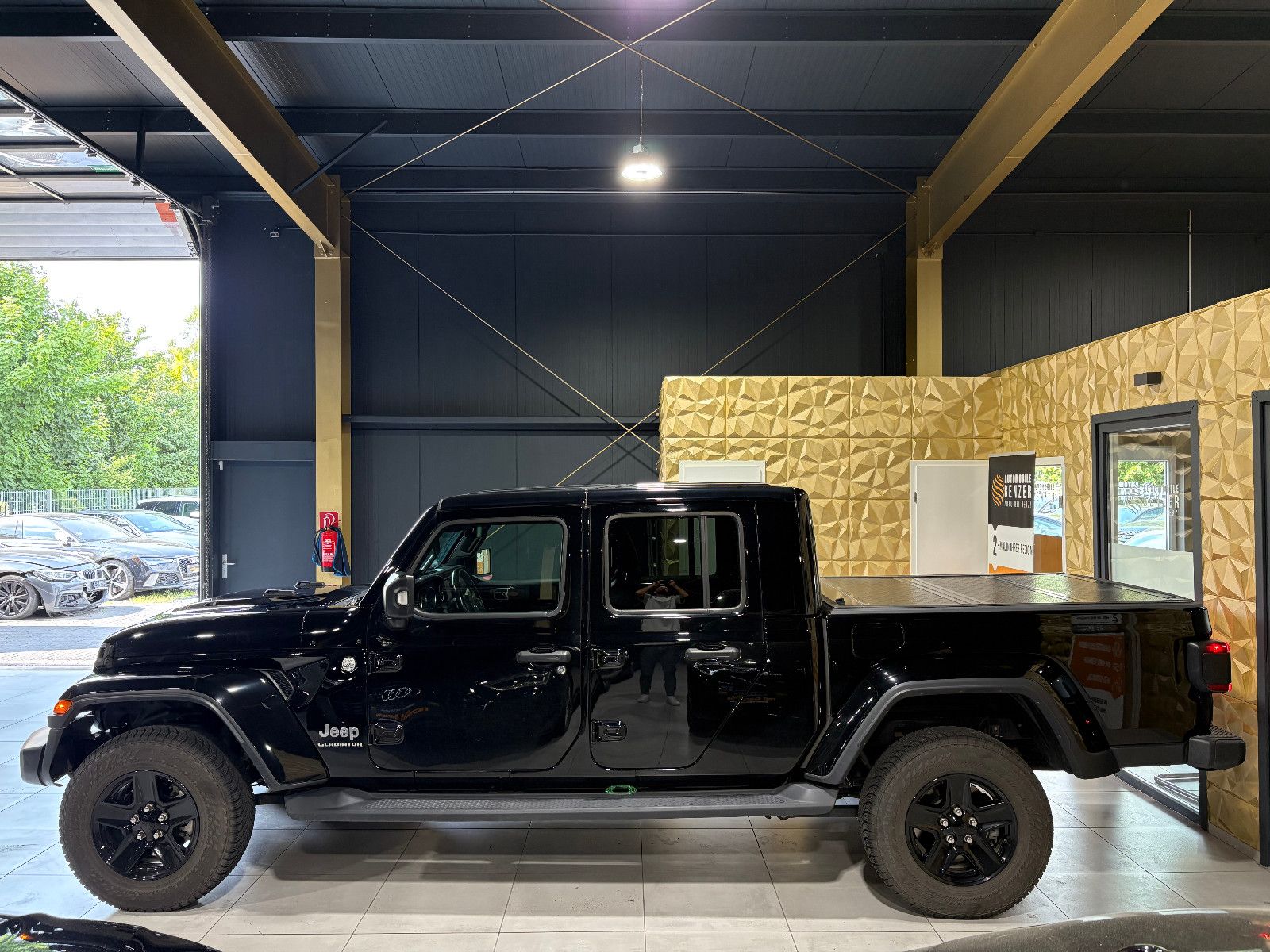Fahrzeugabbildung Jeep Gladiator Overland 4WD/KAMERA/NAVI/4X4/PANO