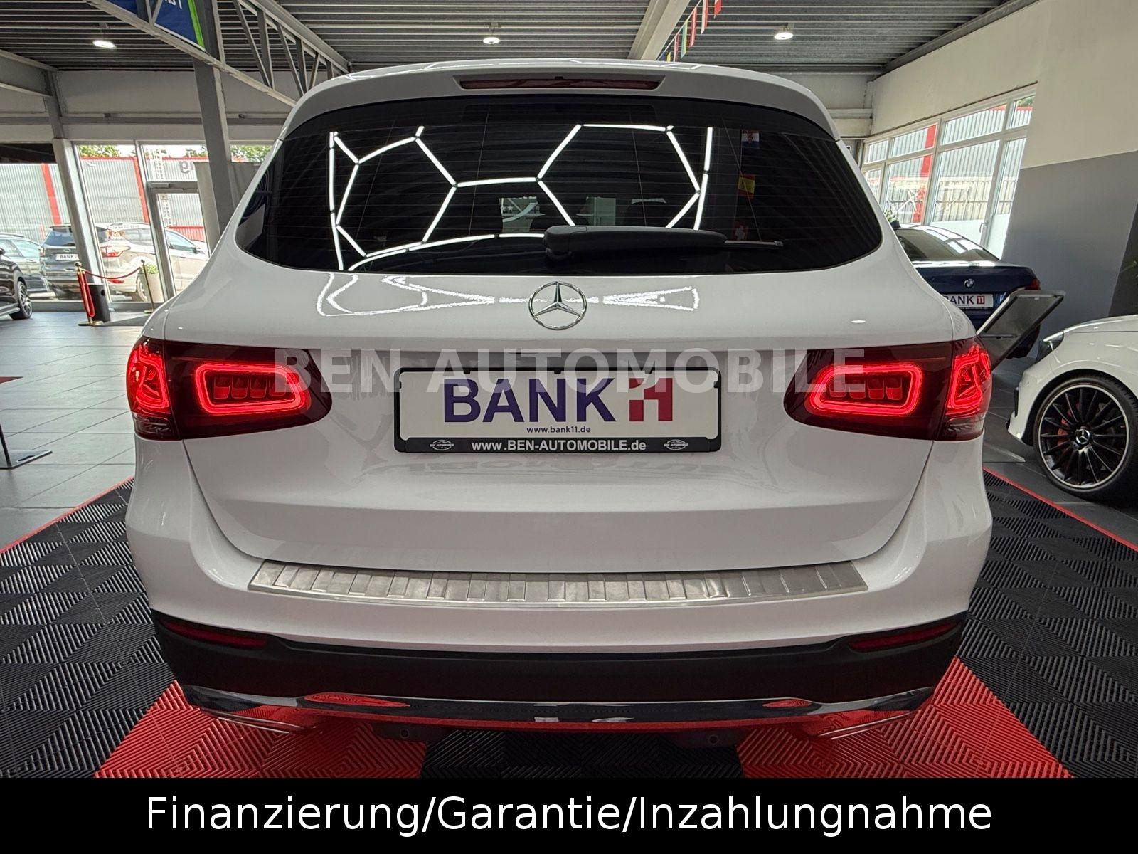 Mercedes-Benz GLC 300d 4Matic PANO+LED+RFK+AHK