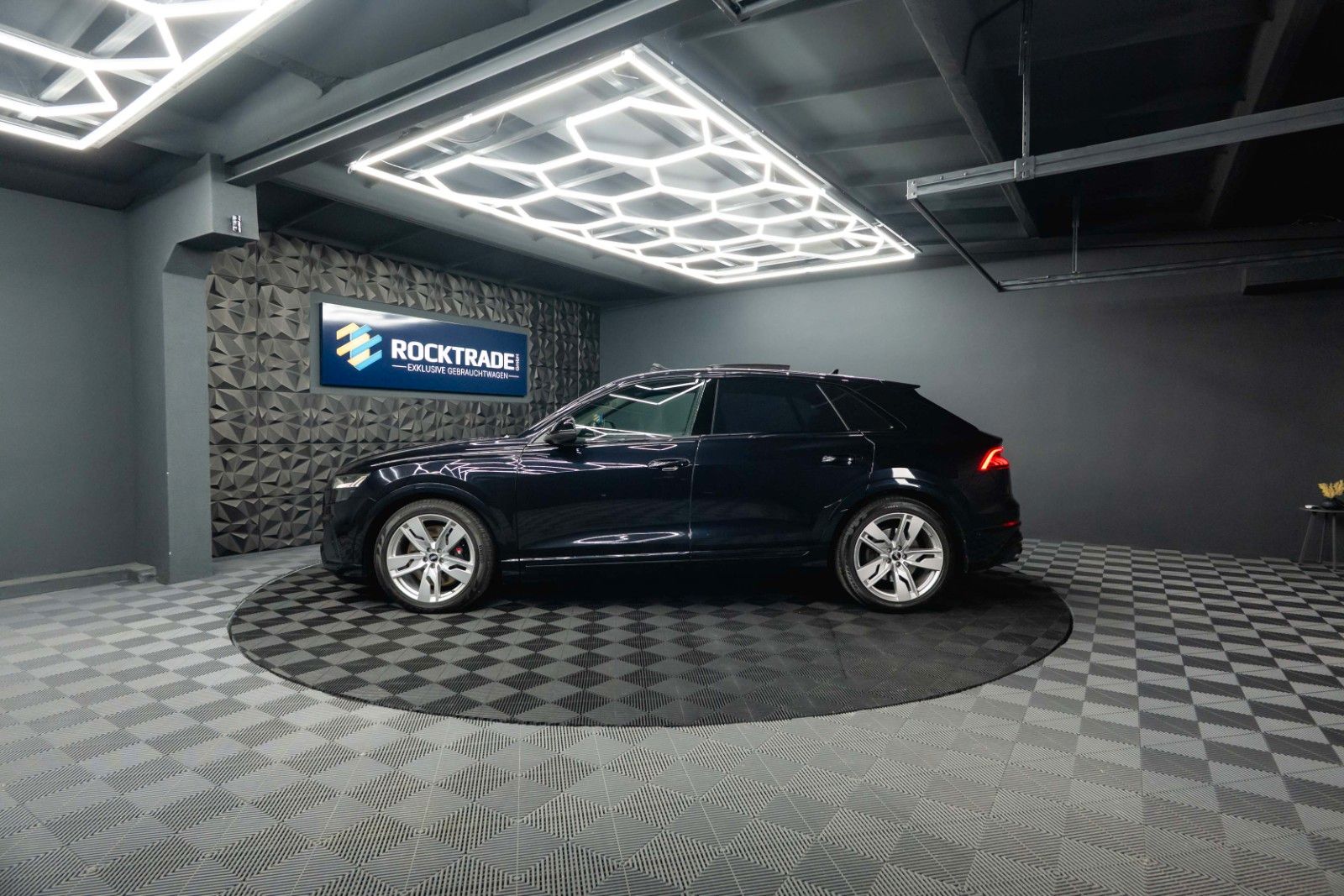 Fahrzeugabbildung Audi SQ8 4.0 TDI quattro Black Design | Full Option