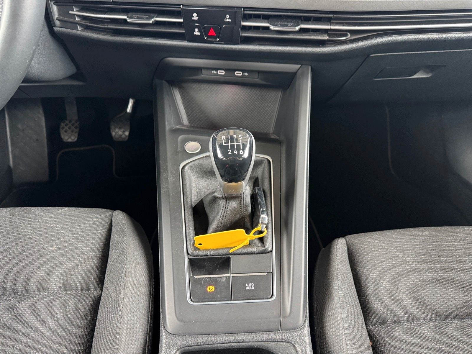 Fahrzeugabbildung Volkswagen Golf VIII Lim. Life 1.5 TSI