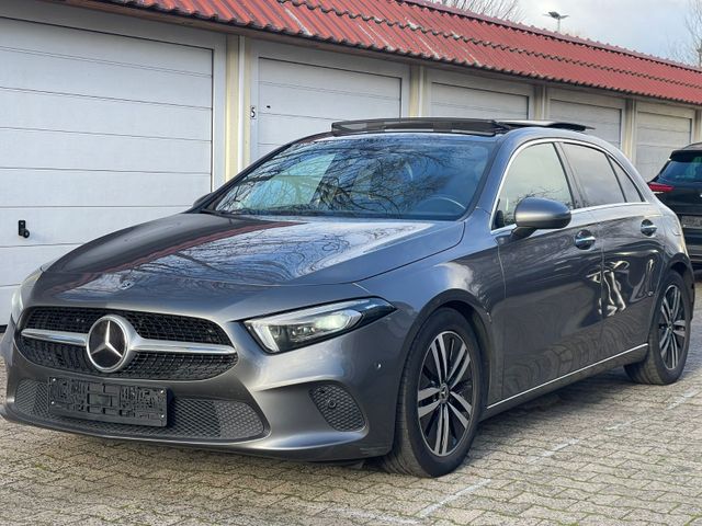 Mercedes-Benz A -Klasse A 180 Panorama  Leder  Navi Kamera