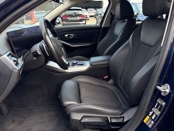 BMW 330e xDrive Touring A Head-Up DAB LED RFK Shz