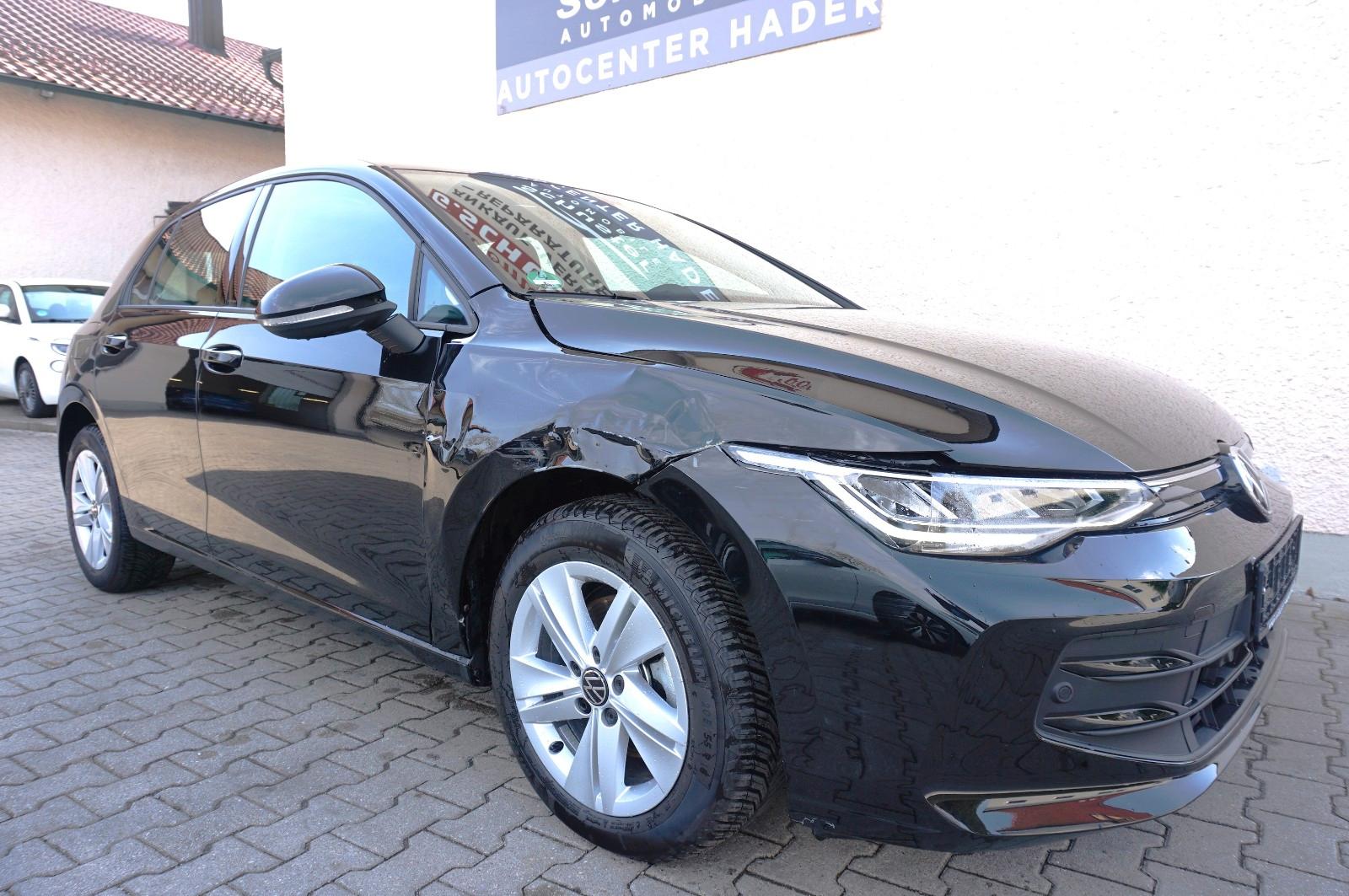 Volkswagen Golf 1.5 eTSI OPF 85kW DSG Life LED / KAMERA