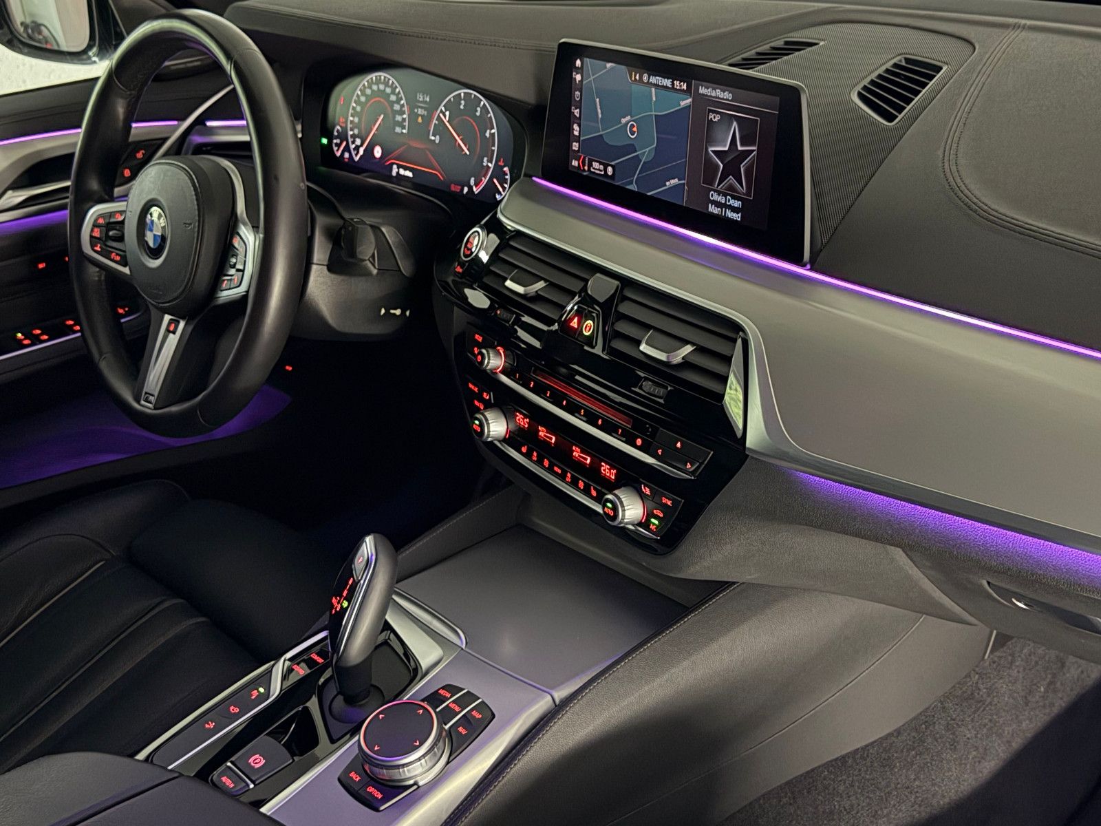 Fahrzeugabbildung BMW 640 d xDrive M SPORT/LED/AHK/HuD/PANO/ACC/H&K