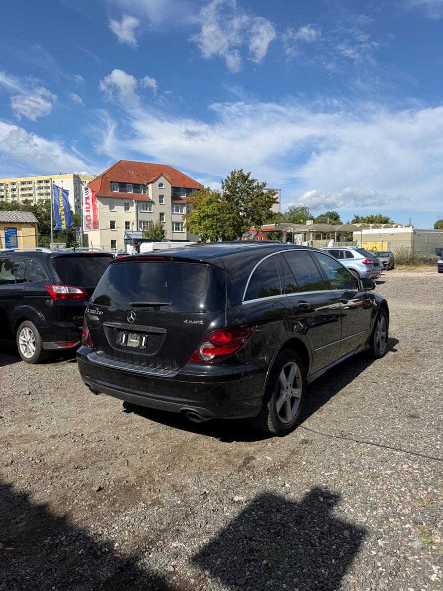Mercedes-Benz R320 2008 — engine 2.987 cm³, 224 HP (165kW)