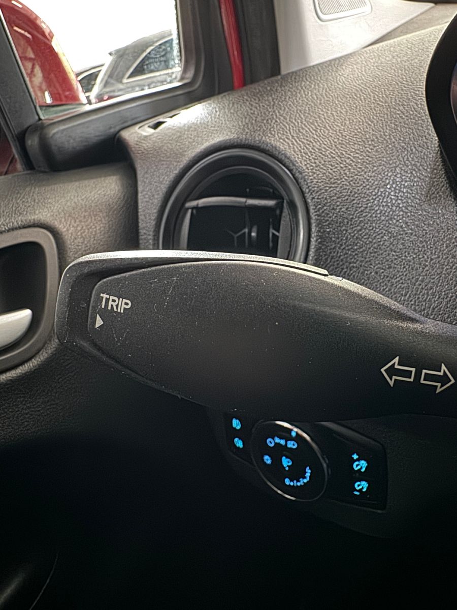 Fahrzeugabbildung Ford Tourneo Courier 1.5 TDCI TREND SERVICE & TÜV NEU
