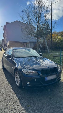 BMW 318i - e90 Facelift