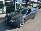 Volkswagen PASSAT*1.6TDI*VARIANT*GROßES-RADIO*KLIMAUTOMATIK - : Kombi, Große