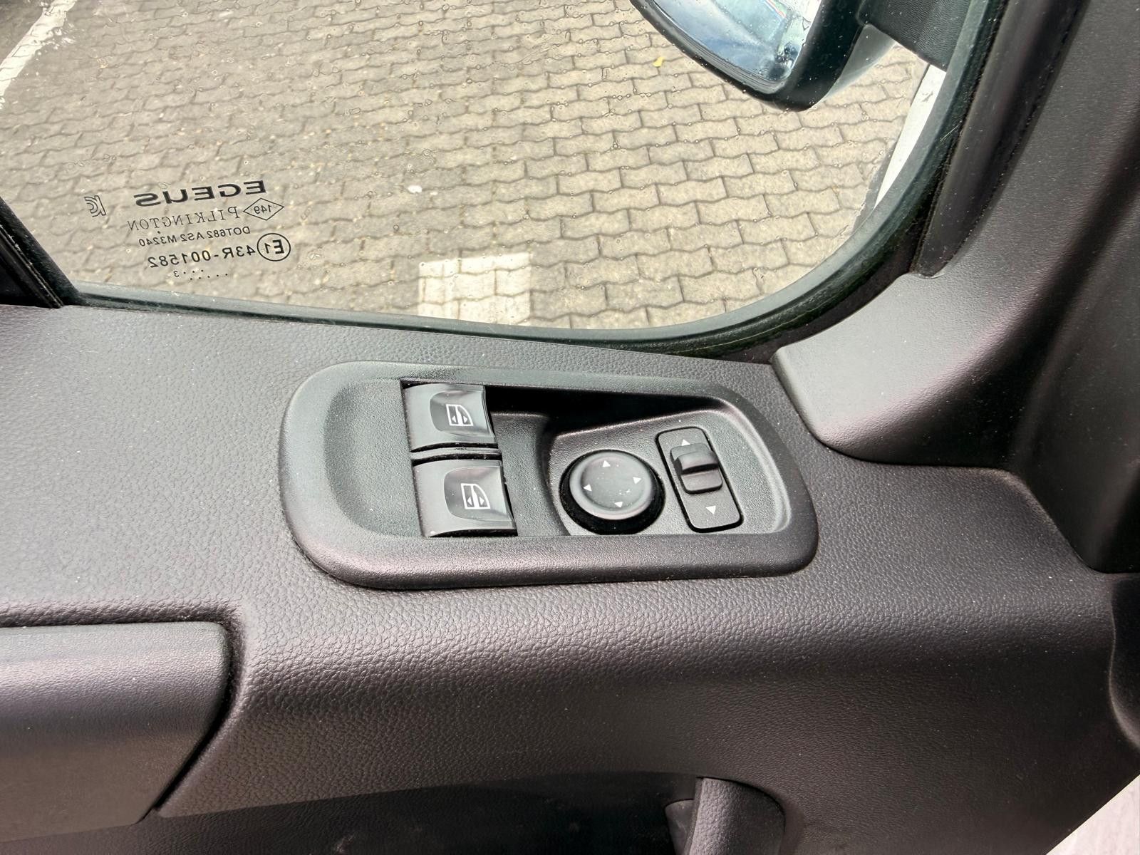 Fahrzeugabbildung Renault Master III Kasten L1H2 HKa 3,5t