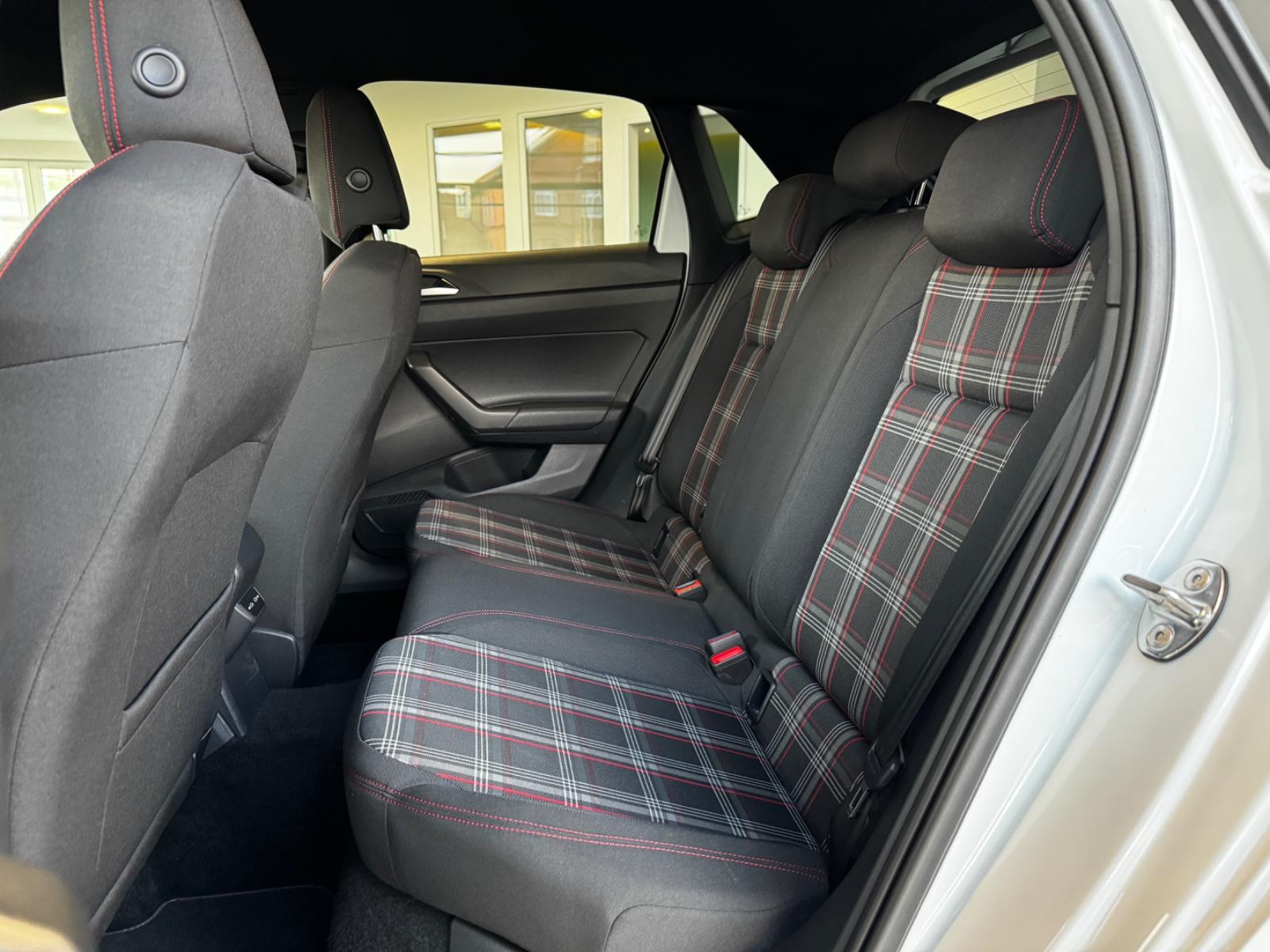 Volkswagen Polo VI GTI  2.0"LED/Sitzhzg./Scheckheft/Navi"