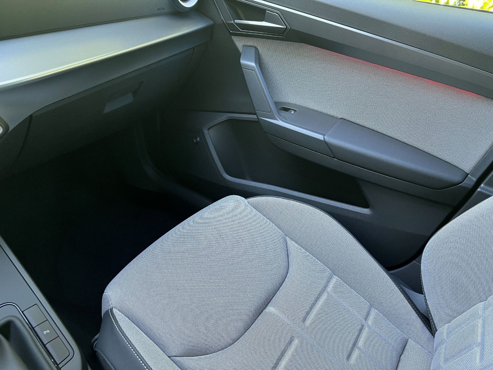 Fahrzeugabbildung SEAT Ibiza 1.5 TSI 110 kW FR DSG 18" NEUES MODELL