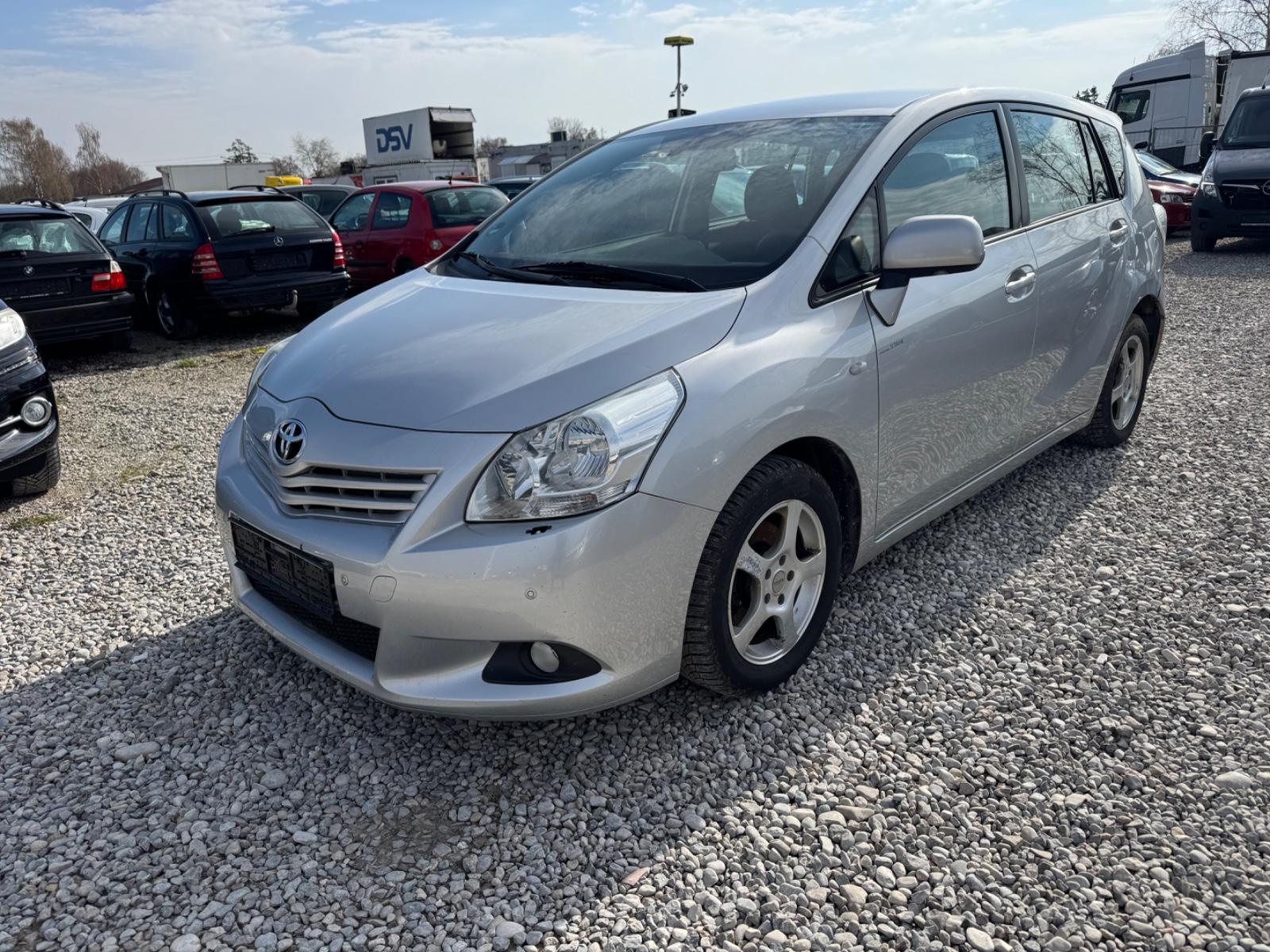 Toyota Verso ,7 Sitze ,Navi,Tempomat,Klimaautomatik!