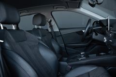 AUDI A4 Avant 45 TDI quattro Advanced*STHZ*HUD*AHK*17