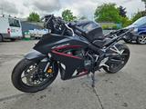 Honda CBR 650 R E-Clutch Unfallfahrzeug - HONDA CB650R E CLUTCH