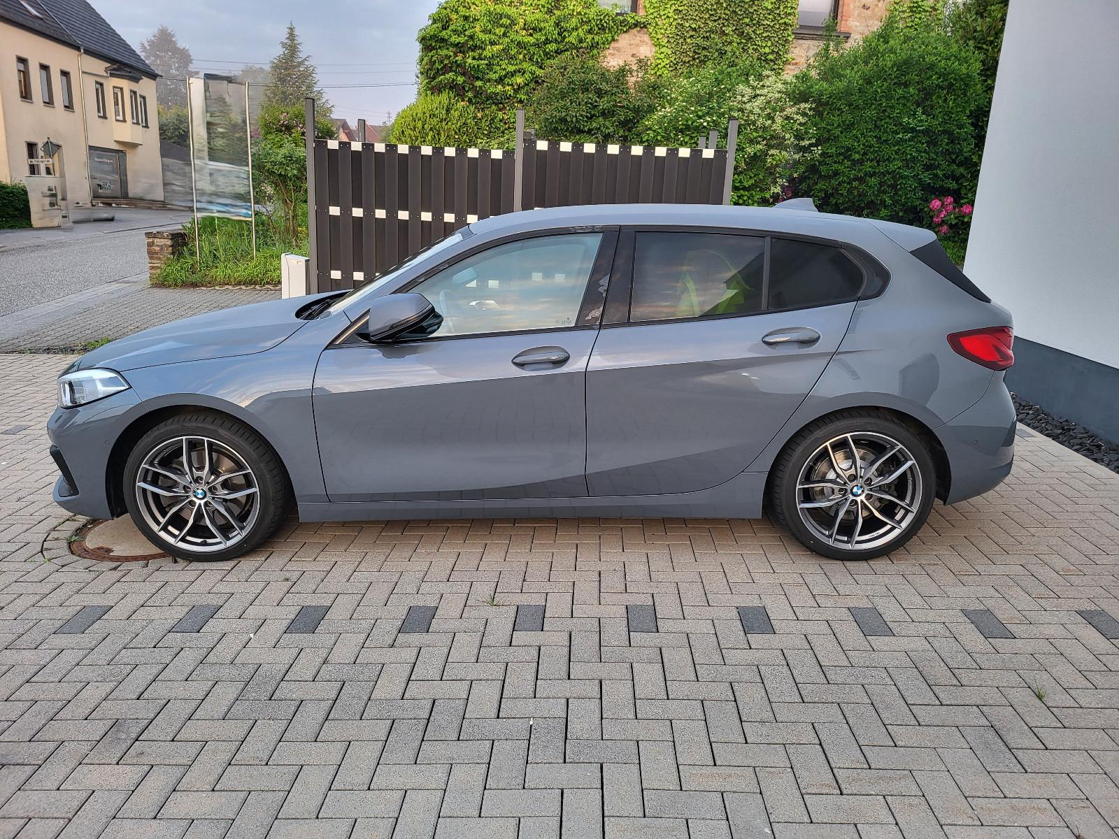 BMW 120d xDrive Sport Line > AT-Motor mit 12.548Km  
