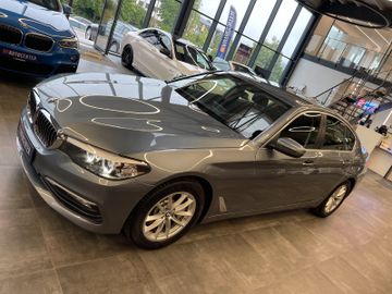 BMW 530 i xDrive *1.HAND*NAVI*TEMPO*SZHZ*AHK*PDC*