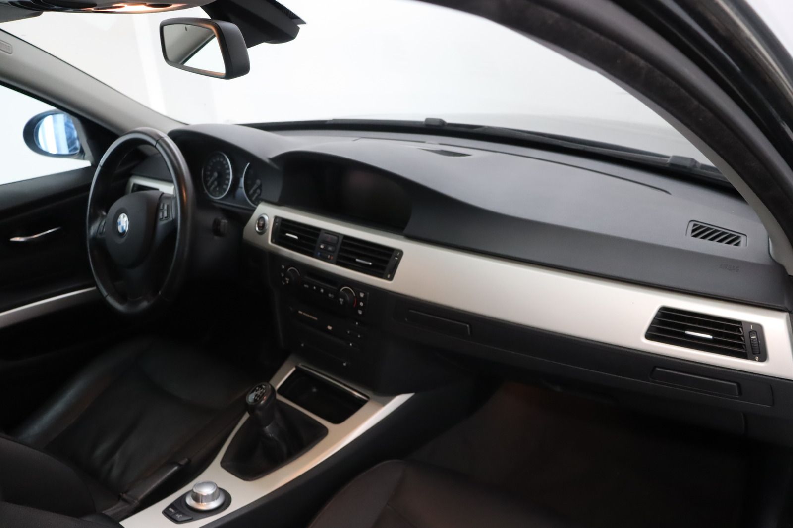 Fahrzeugabbildung BMW 325 i * Xenon * SD * Leder