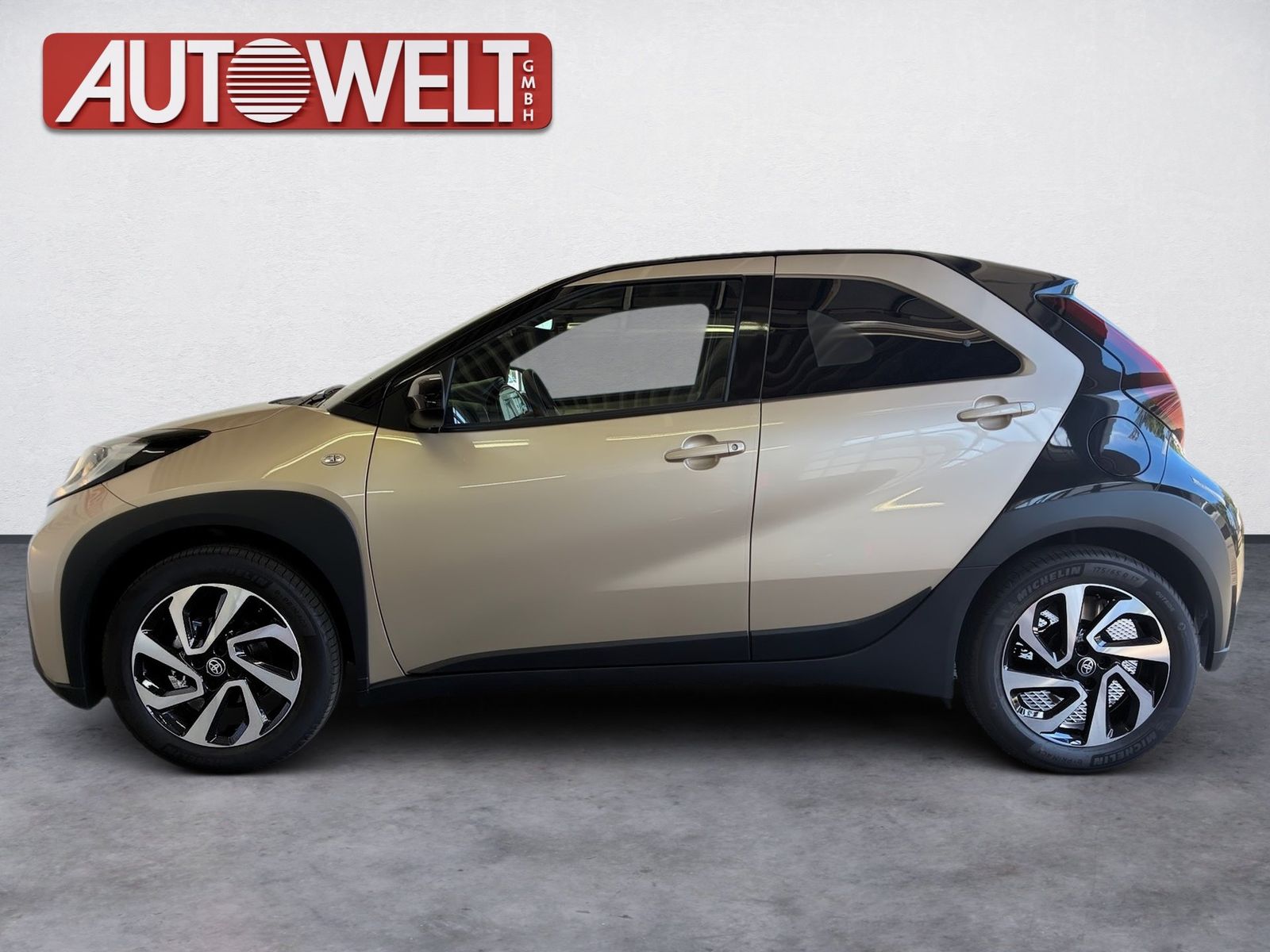 Fahrzeugabbildung Toyota Aygo 1.0 Teamplayer Kamera,Navi,SHZ,ACC,PDC,FLA