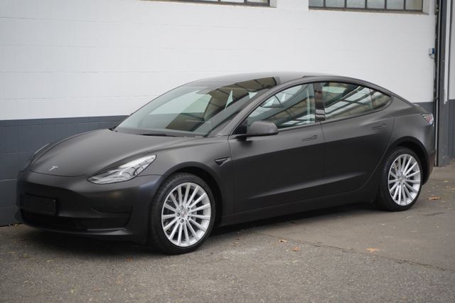 Tesla Model 3 Standard Range + *19-Zoll*