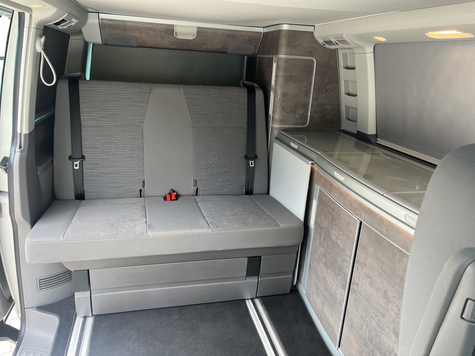 Volkswagen T6.1 California 2.0 TDI 4Motion Ocean foto 11