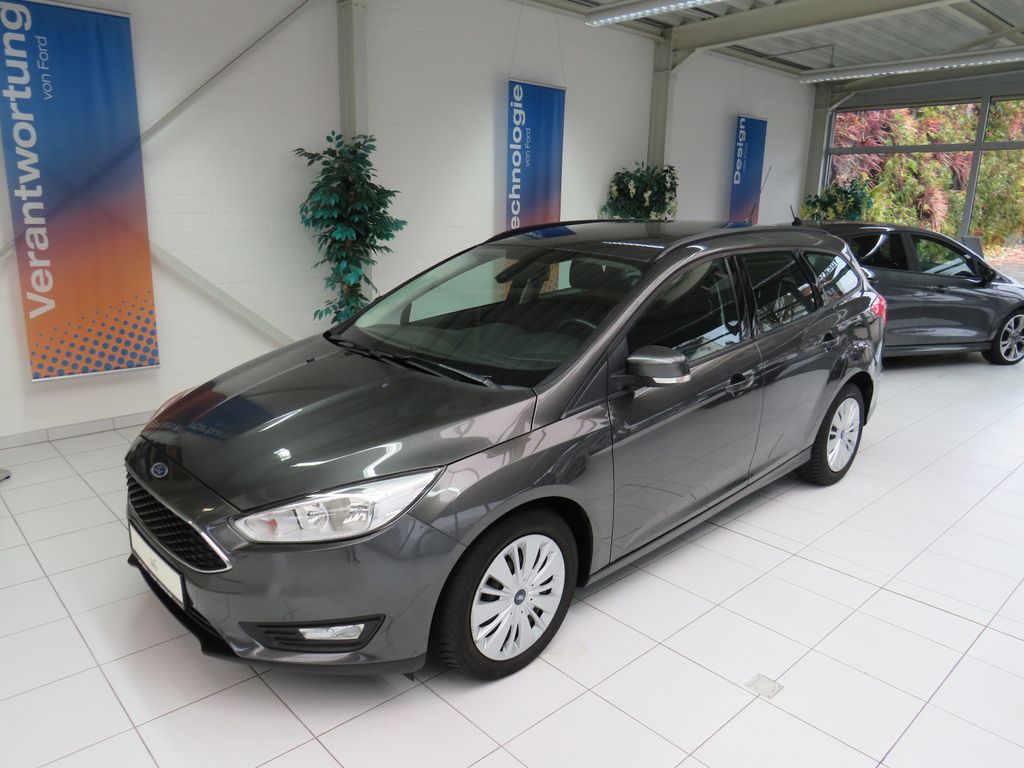 Продам Ford Focus 2016 бензин универсал бу в , цена 13990 €