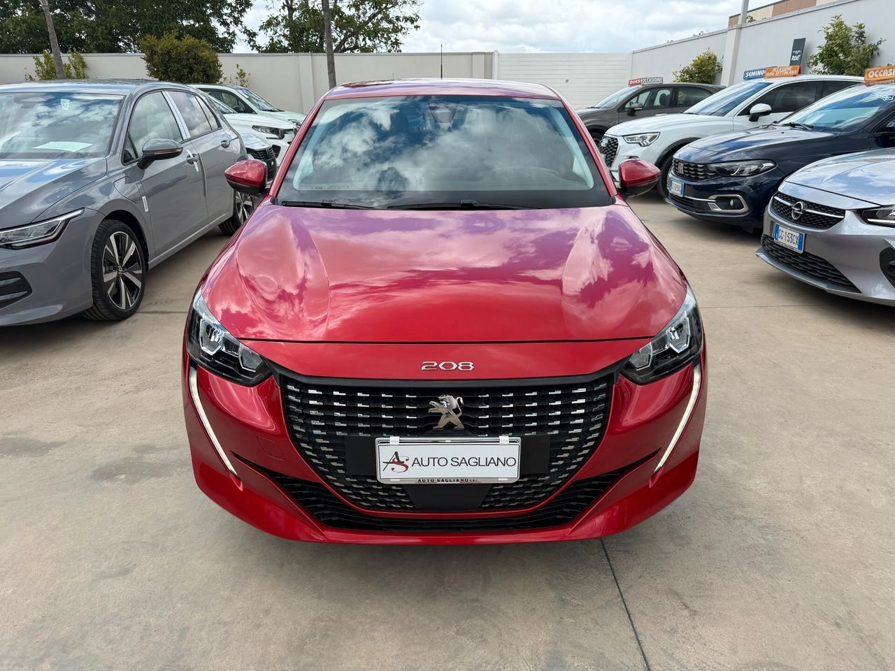 PEUGEOT 208