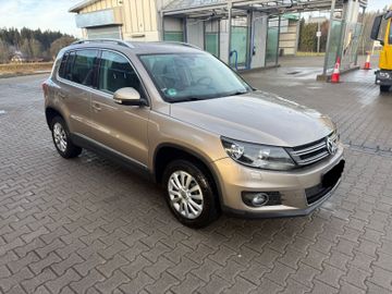 Volkswagen Tiguan - 2