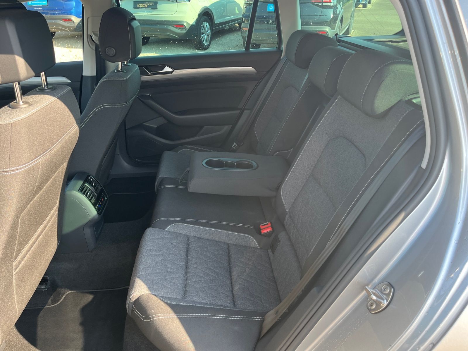 Volkswagen Passat - Bild 14