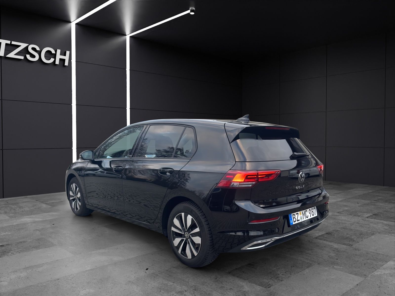 Fahrzeugabbildung Volkswagen Golf VIII TSI Move Climatronic AID PDC SH LM