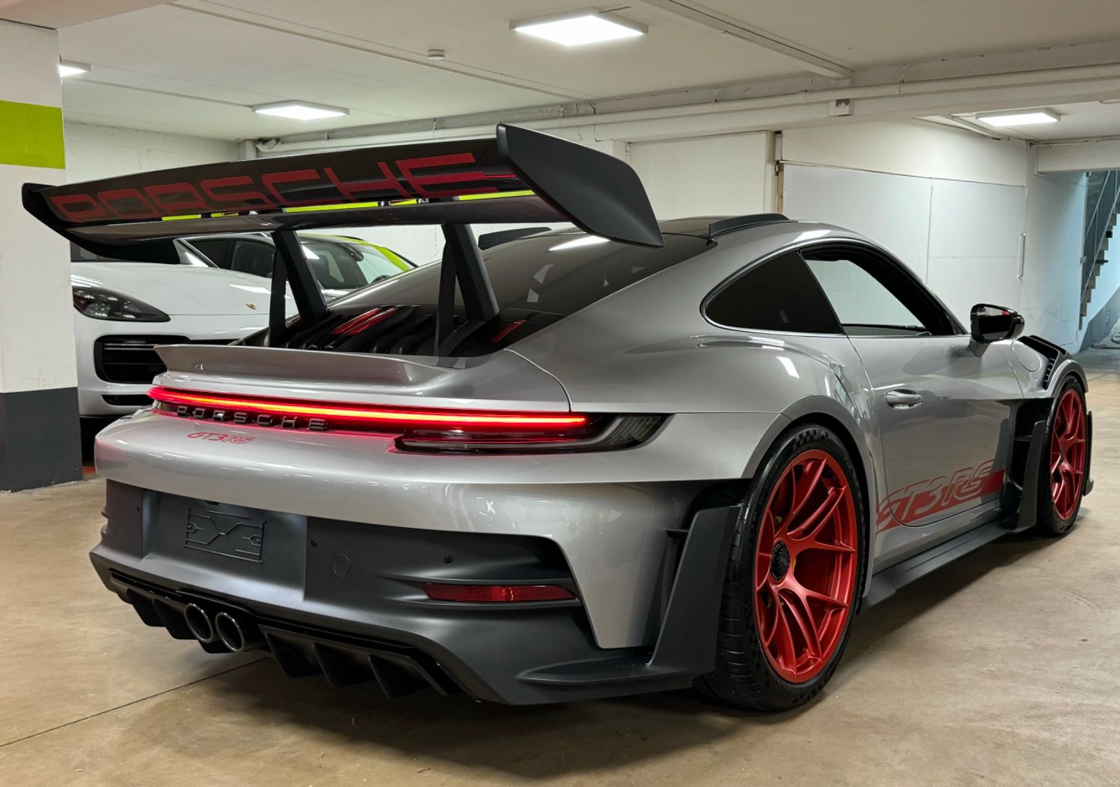 Fahrzeugabbildung Porsche 992 GT3 RS WEISSACH CARBON-KÄFIG CERAMIC 24 FULL