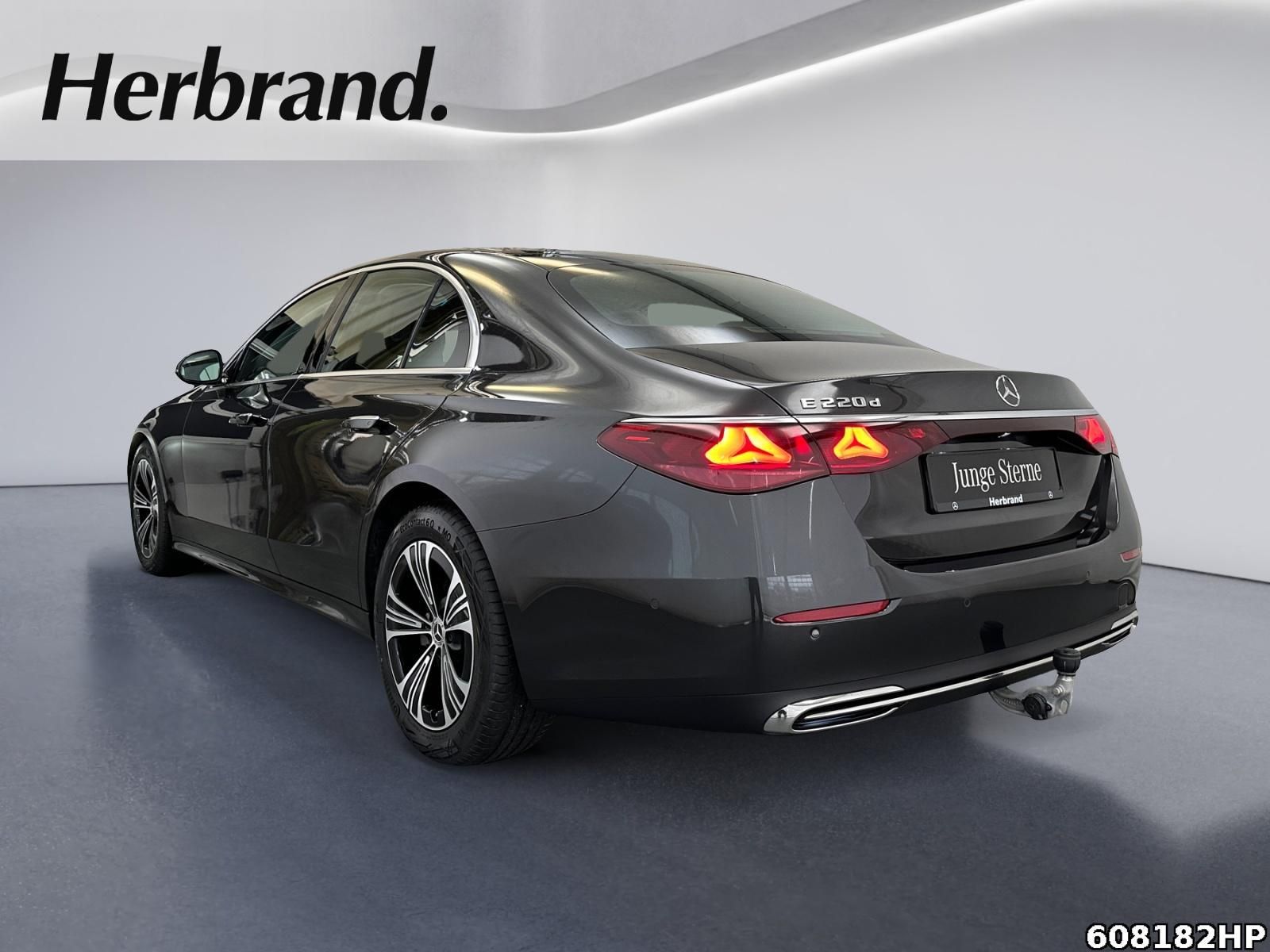 Mercedes-Benz E 220 d Avantgarde AHK Distronic Ambiente + foto 4