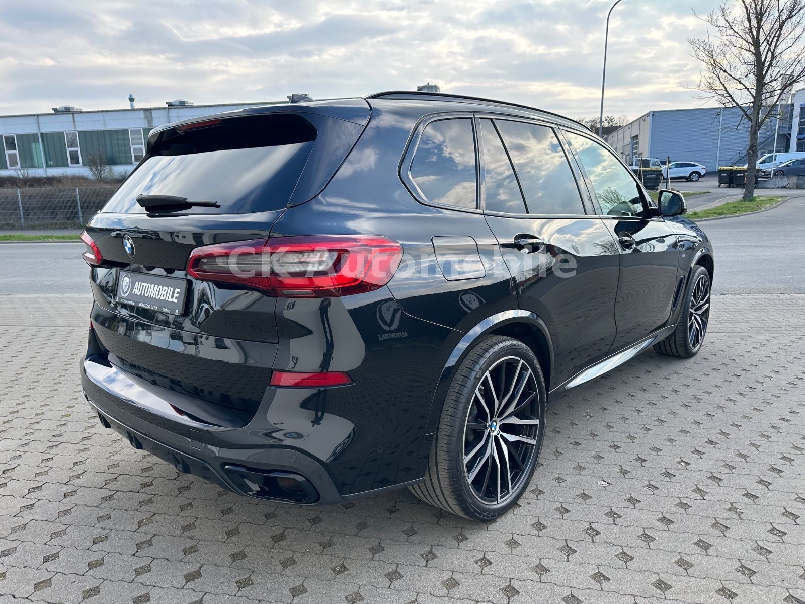 Fahrzeugabbildung BMW X5 xDrive 30d MSport/22Zoll/HeadUp/Pano/360°/AHK
