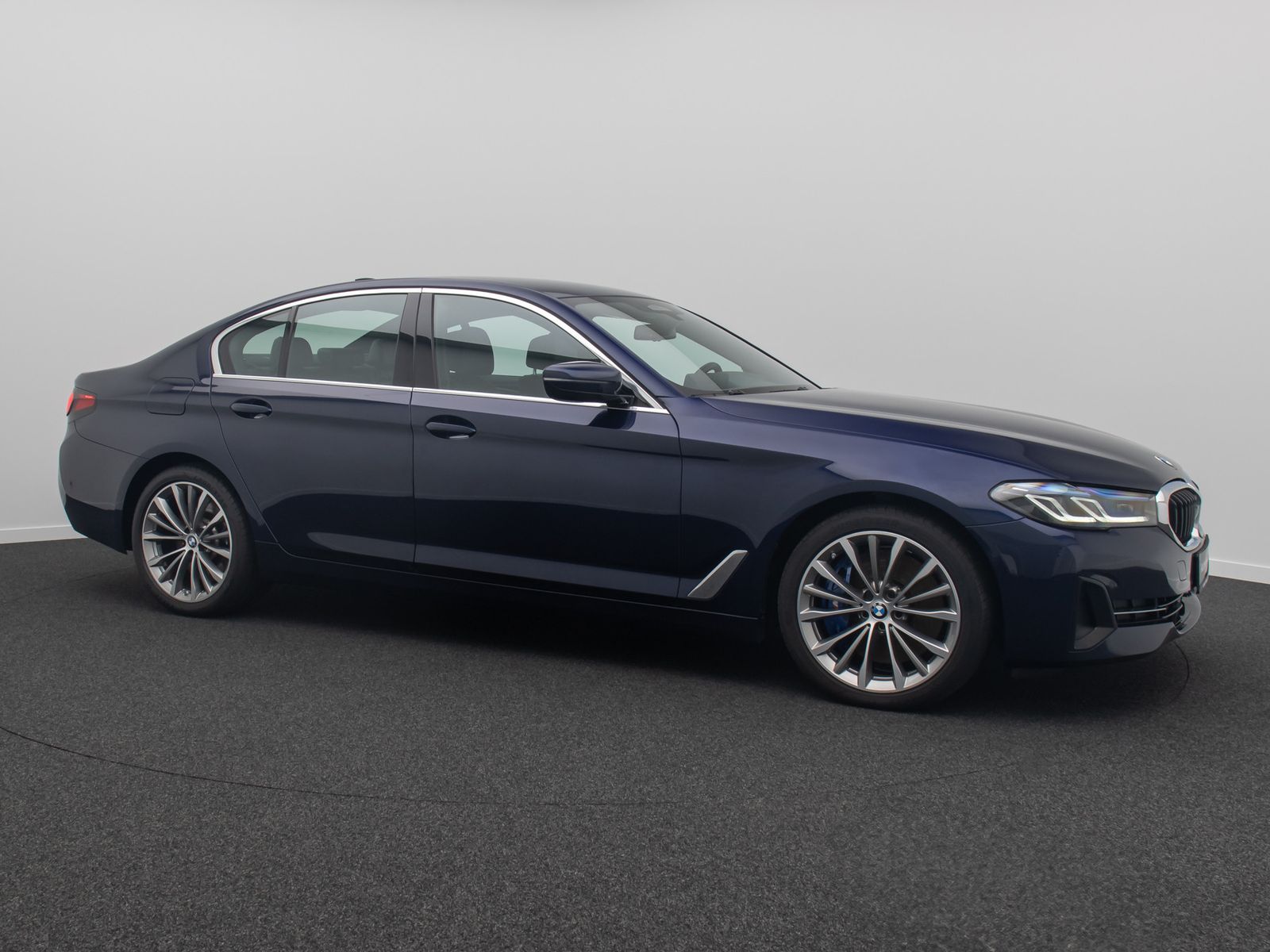 Fahrzeugabbildung BMW 540d xD DisplKey Laser DAB MSport HUD H/K 19Zoll