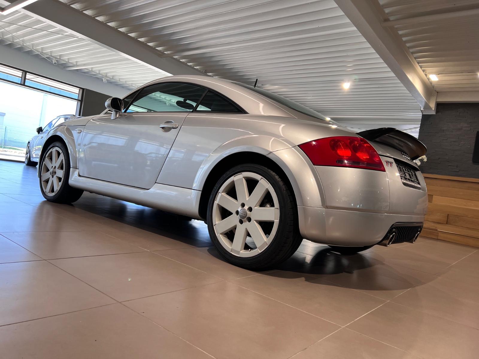 Audi TT Coupe 3.2 V6 DSG quattro BOSE NAVI KETTEN NEU