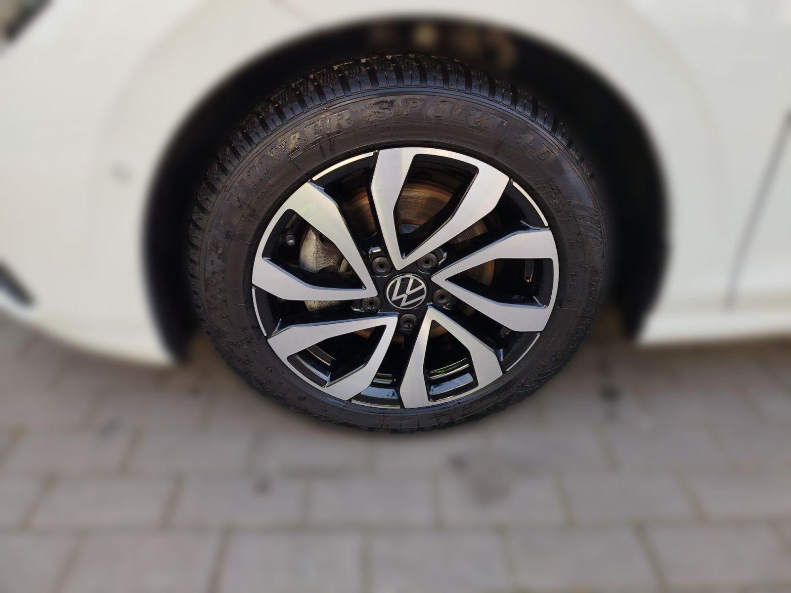 Volkswagen Golf VIII 2.0 TDI DSG Active Navi DAB+ IQ.Light