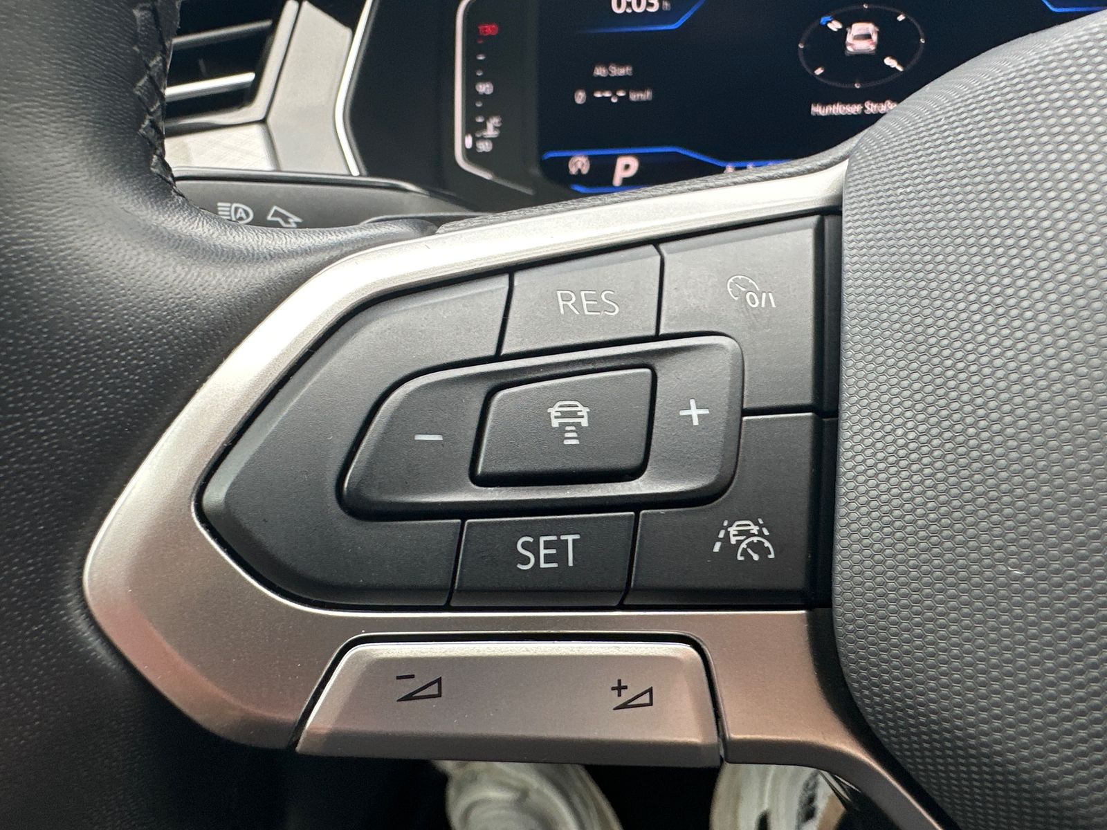 Fahrzeugabbildung Volkswagen Passat Variant 2.0 TDI DSG Business NAV+LED