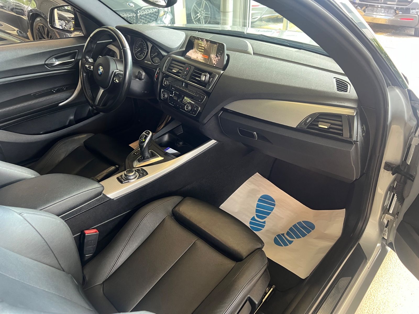 Fahrzeugabbildung BMW M135 i xDrive * SCHIEBEDACH * LEDER *